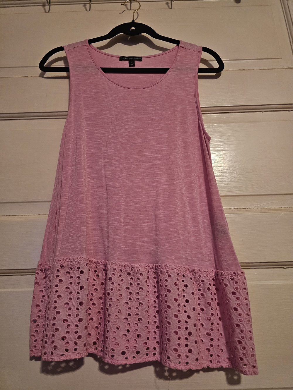 Signature Studio Pink Eyelet Lace Ruffle Hem Tank Top - Size L